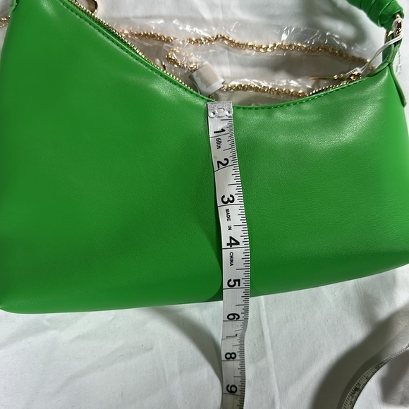 Urban Expressions NWT Green Braided Crossbody - Picture 6 of 6